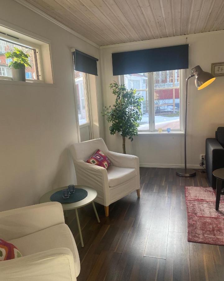 Gardshuset Mitt I Centrala Gaevle Luaran gambar